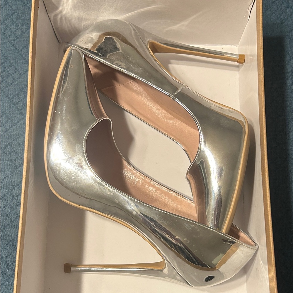 Elisabet Tang Pump silver size 8